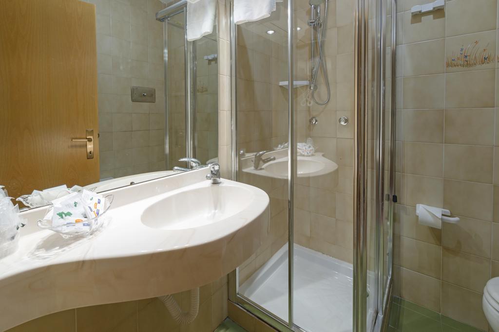 Hotel Bavaria Levico Terme Dış mekan fotoğraf